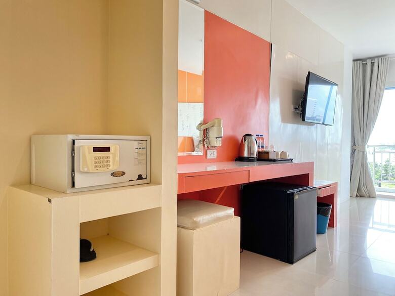 Hotel Patong Holiday
