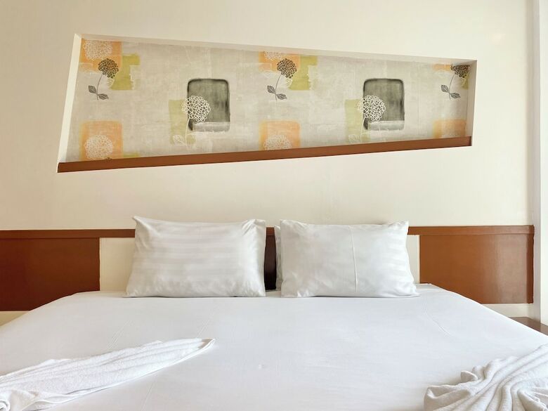 Hotel Patong Holiday