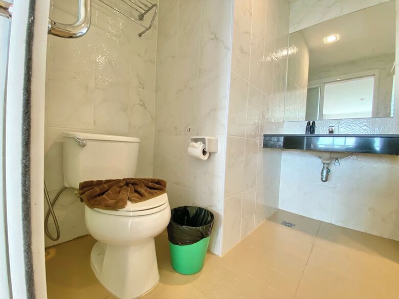 Hotel Patong Holiday