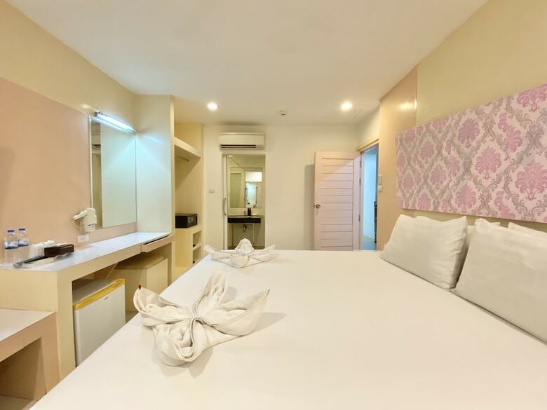 Hotel Patong Holiday