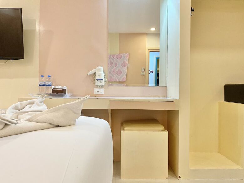 Hotel Patong Holiday