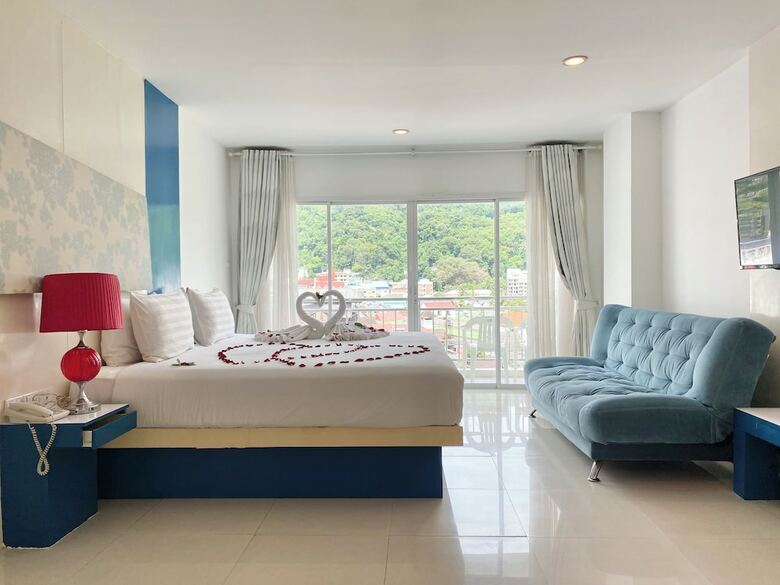 Hotel Patong Holiday