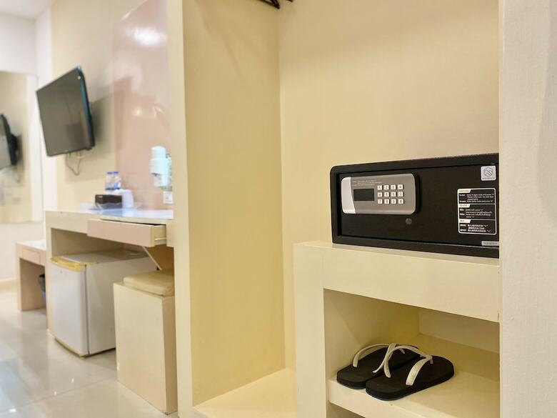 Hotel Patong Holiday
