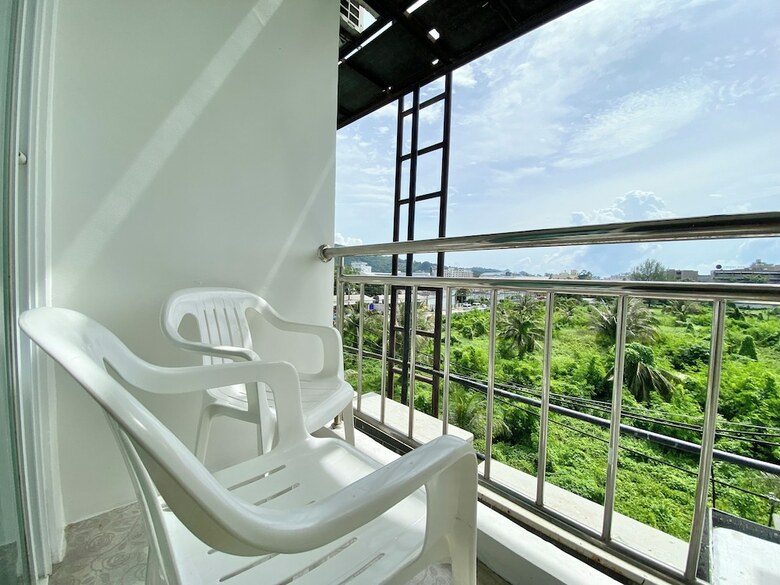 Hotel Patong Holiday