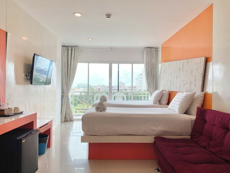 Hotel Patong Holiday