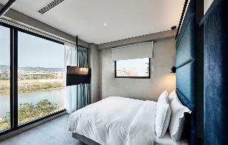 Waterfront Hotel Taipei