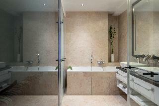 Hotel 11 Mirrors