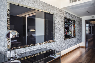 Hotel 11 Mirrors