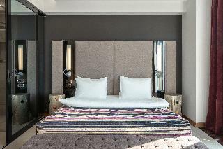 Hotel 11 Mirrors