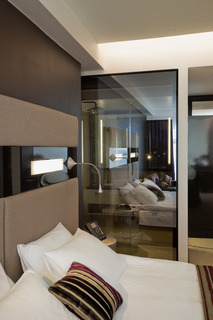 Hotel 11 Mirrors