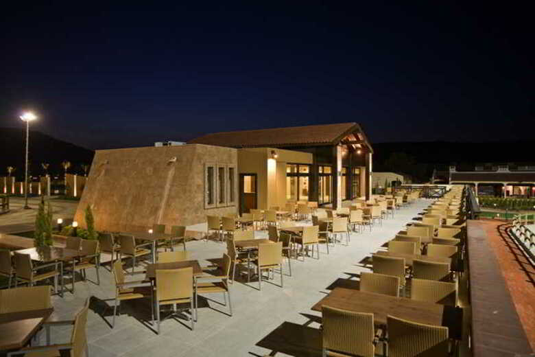 Konvoy Hotel & Country Club