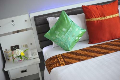 C & N Hotel