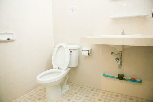 Hostal G&b Guesthouse