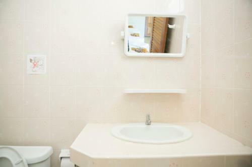 Hostal G&b Guesthouse
