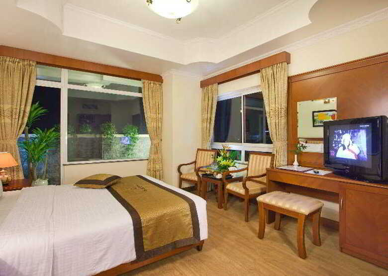 Cherry Hotel III