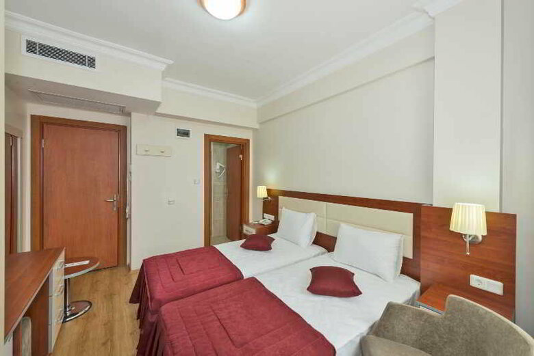 La Garden Hotel
