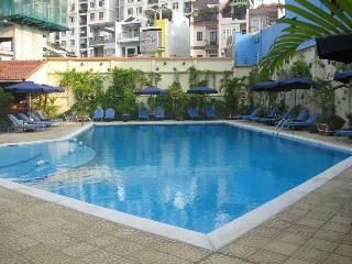 Hotel Saigon Village
