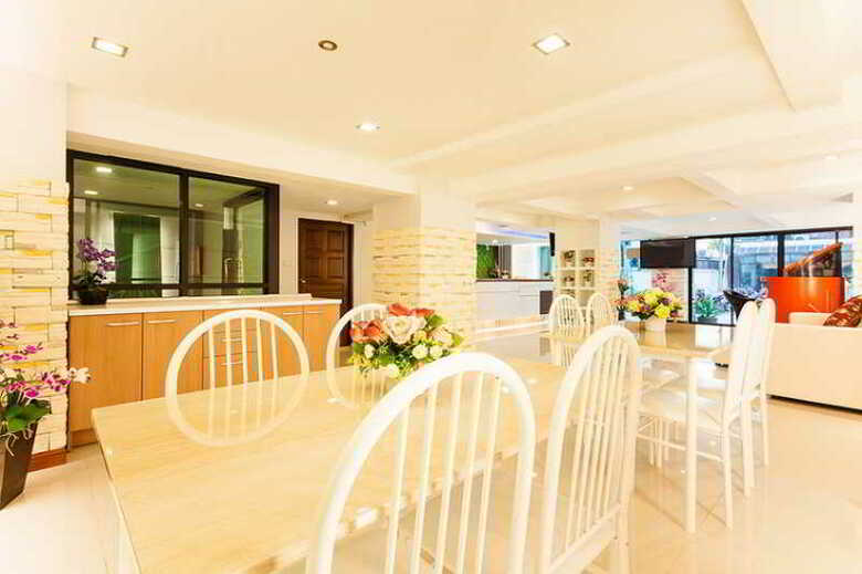 Patong Max Value Hotel