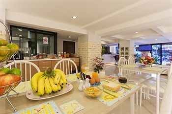 Patong Max Value Hotel
