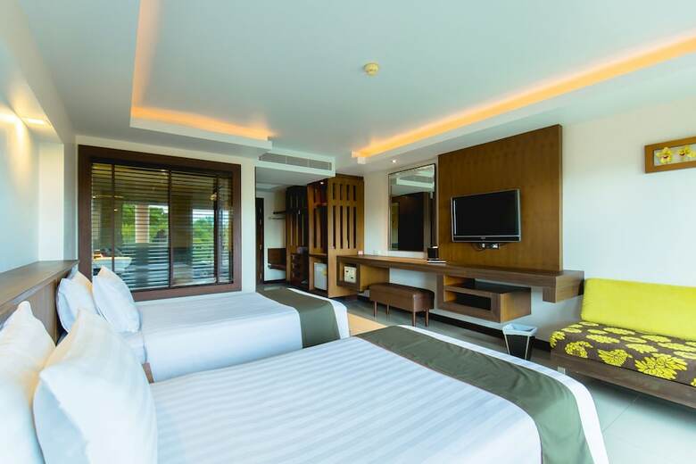 Hotel Thanthip Beach Resort
