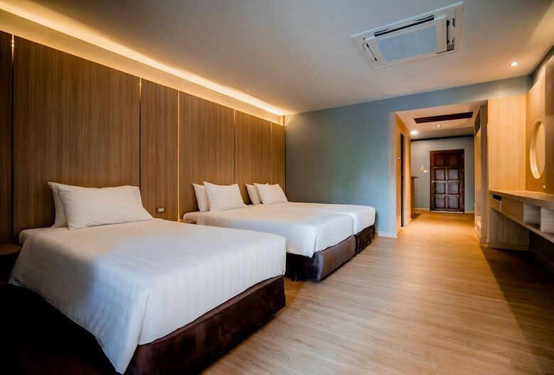 Hotel Thanthip Beach Resort