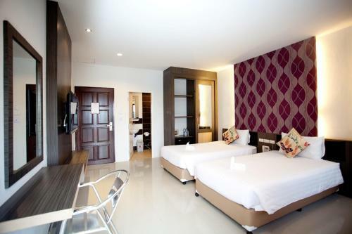 Chill Patong Hotel