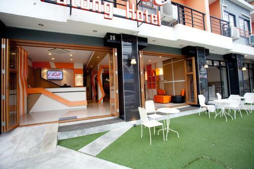 Chill Patong Hotel