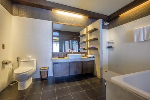 Dolphin Hotel Phuket