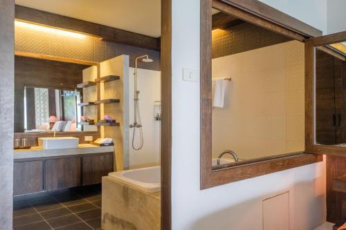 Dolphin Hotel Phuket