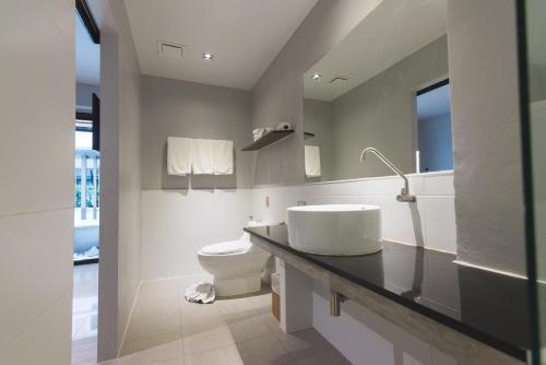 Dolphin Hotel Phuket