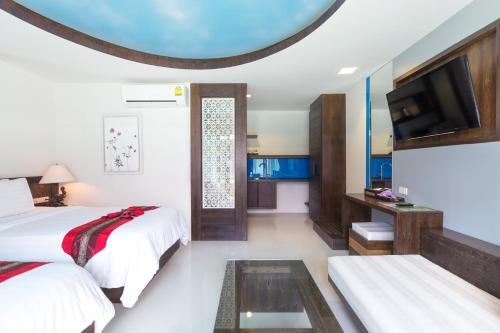 Dolphin Hotel Phuket