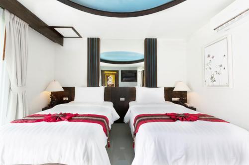 Dolphin Hotel Phuket