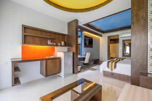 Dolphin Hotel Phuket