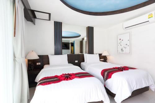Dolphin Hotel Phuket