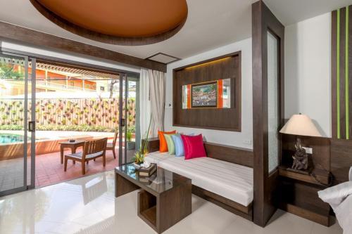 Dolphin Hotel Phuket