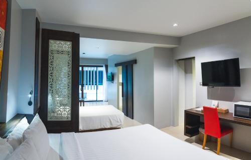 Dolphin Hotel Phuket