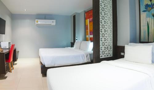 Dolphin Hotel Phuket