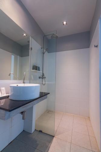 Dolphin Hotel Phuket