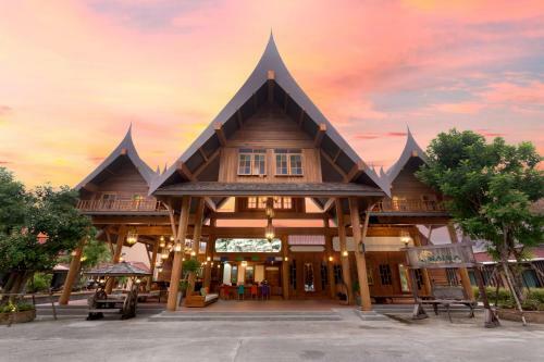 Dolphin Hotel Phuket