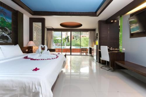 Dolphin Hotel Phuket