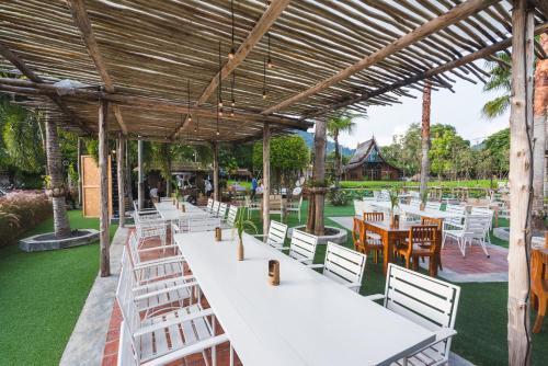 Dolphin Hotel Phuket