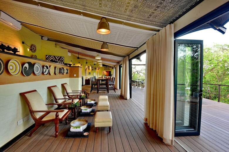 Hotel Victoria Falls Safari Suites