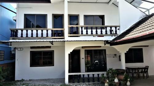 Hostal The Guest House