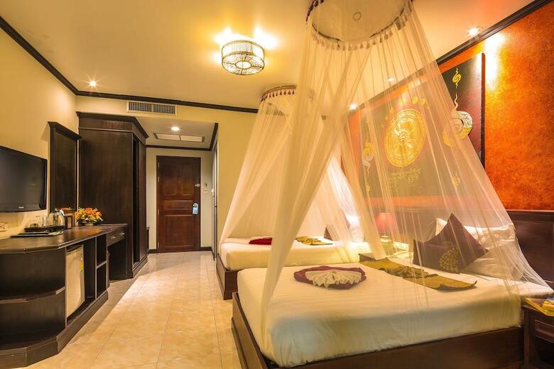 Tanawan Phuket Hotel