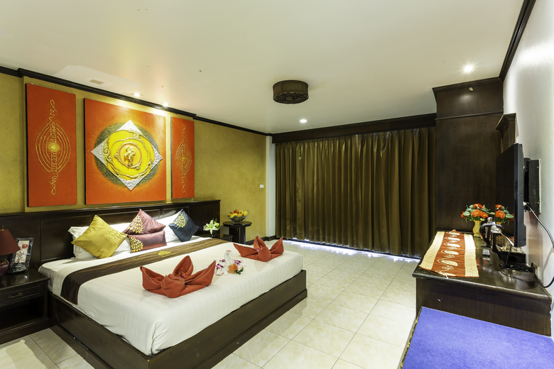 Tanawan Phuket Hotel
