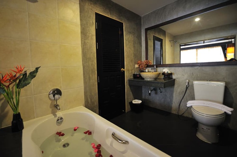Tanawan Phuket Hotel
