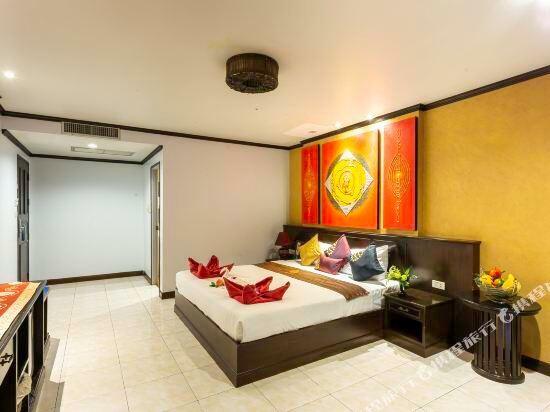 Tanawan Phuket Hotel