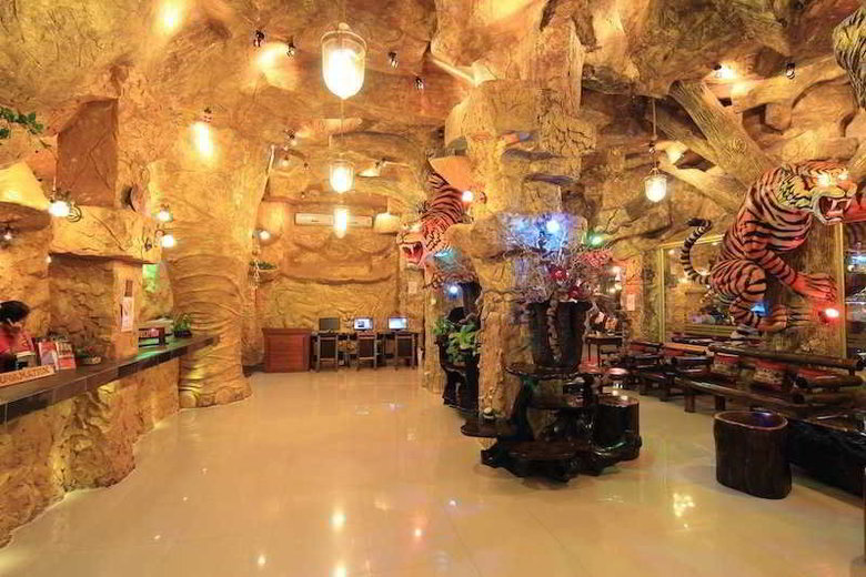 Tiger Hotel (complex)