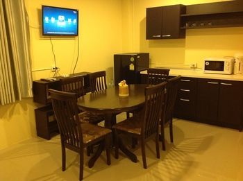 Beehive Patong Hostel