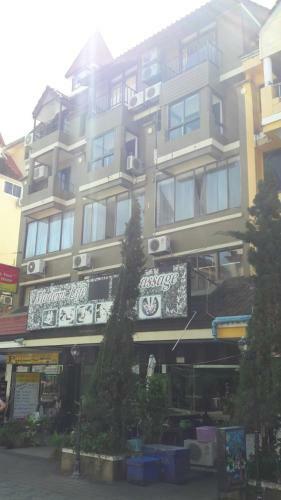 Hostal Happy Guest House